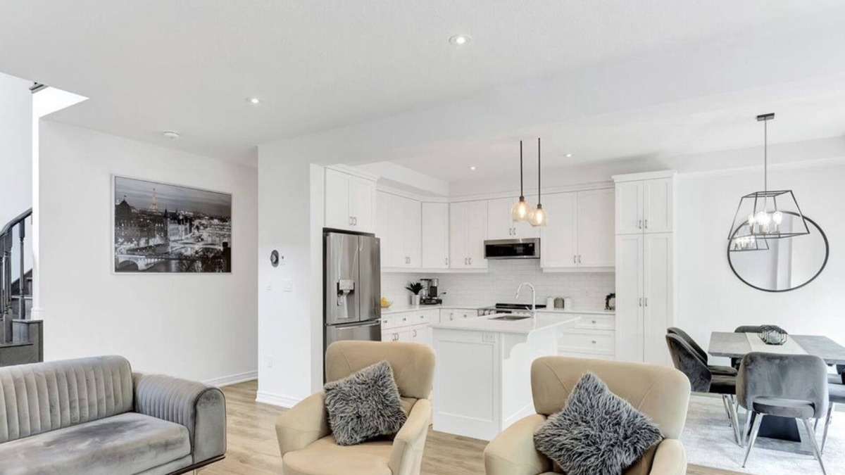 Stoney Creek House | Modern & Spacious Retreat