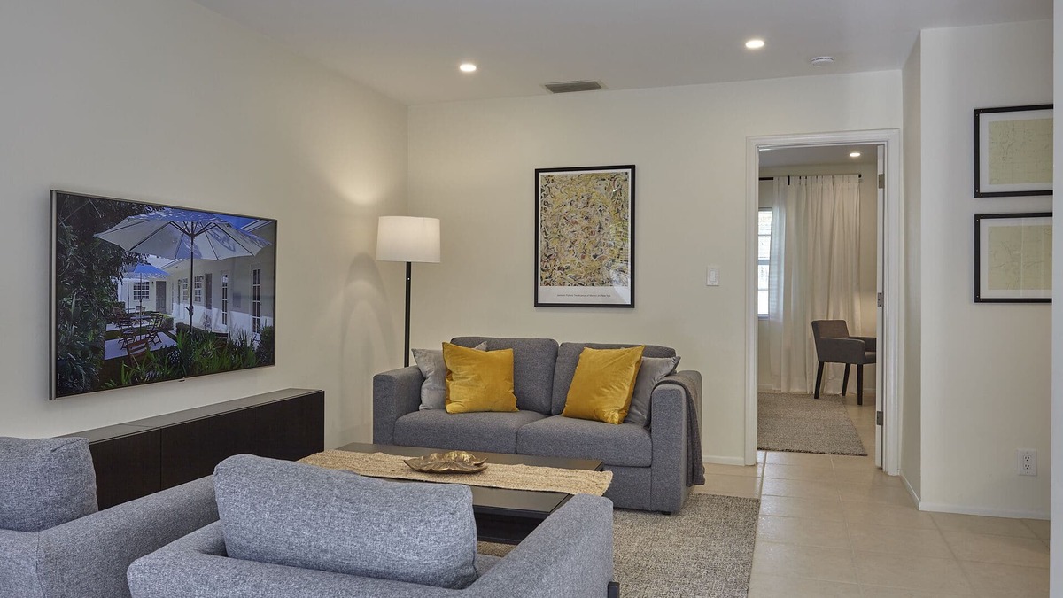 Deerfield Beach Apartment | Modern & Spacious Luxury Apartment – Steps to the Beach
