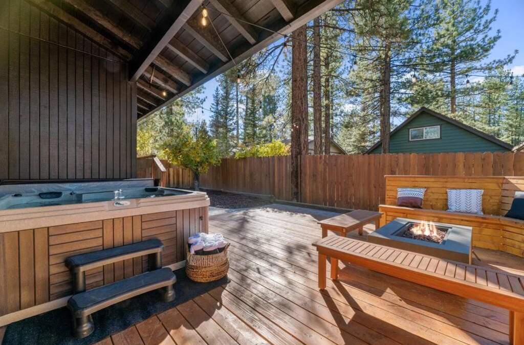Big Bear City House | Modern Split Level Cabin -Hot Tub & Game Room
