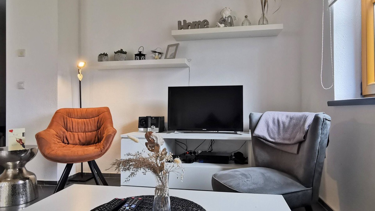 Bensheim Apartment | Modern Strata Montana vacation apartment with garden, underfloor heating and air conditioning