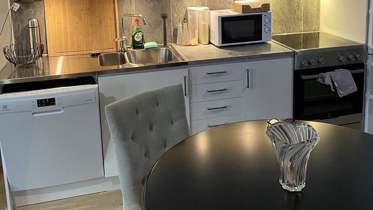 Sigtuna Apartment | Modern Studio Apartment - 5 minutes from grocery store and pizzeria