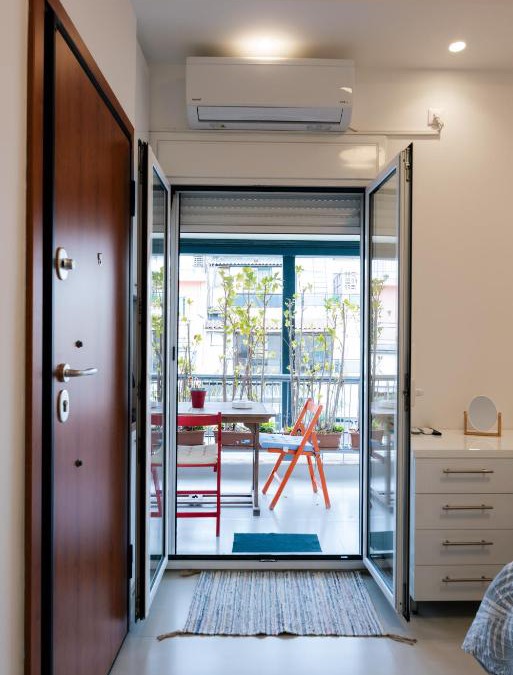 Platia Viktorias Apartment | Modern studio apartment B