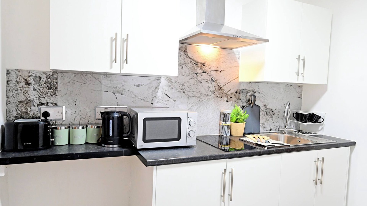 Luton Apartment | Modern Studio Apartment - Near Luton Station