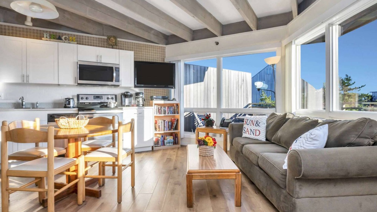 Napeague Apartment | Modern Studio Apt w/Balcony & Pool View | 1 BTH