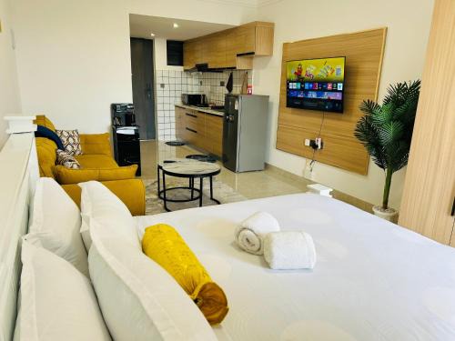 Ruaka Apartment | Modern Studio at the Loftel by Nyvin Homes