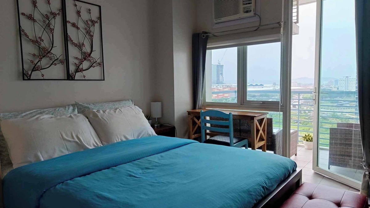 Iloilo Condo | Modern Studio Condo near Festive Walk Iloilo City