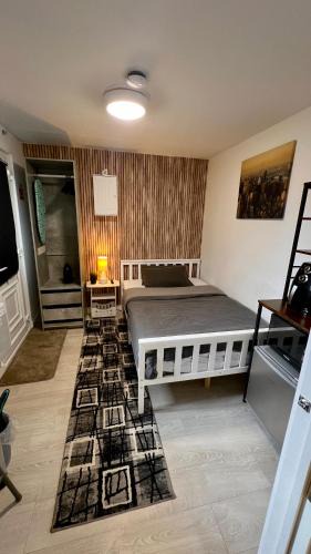 Tilbury House | Modern studio en-suite