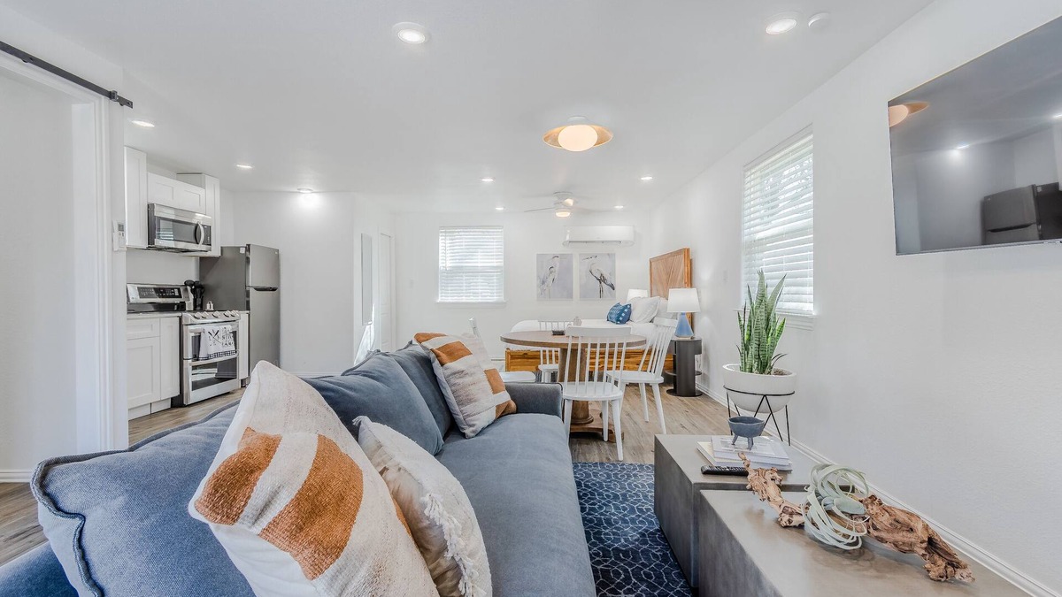 Little Elm Apartment | Modern Studio Near Lake Lewisville | Fire Pit & Pets OK