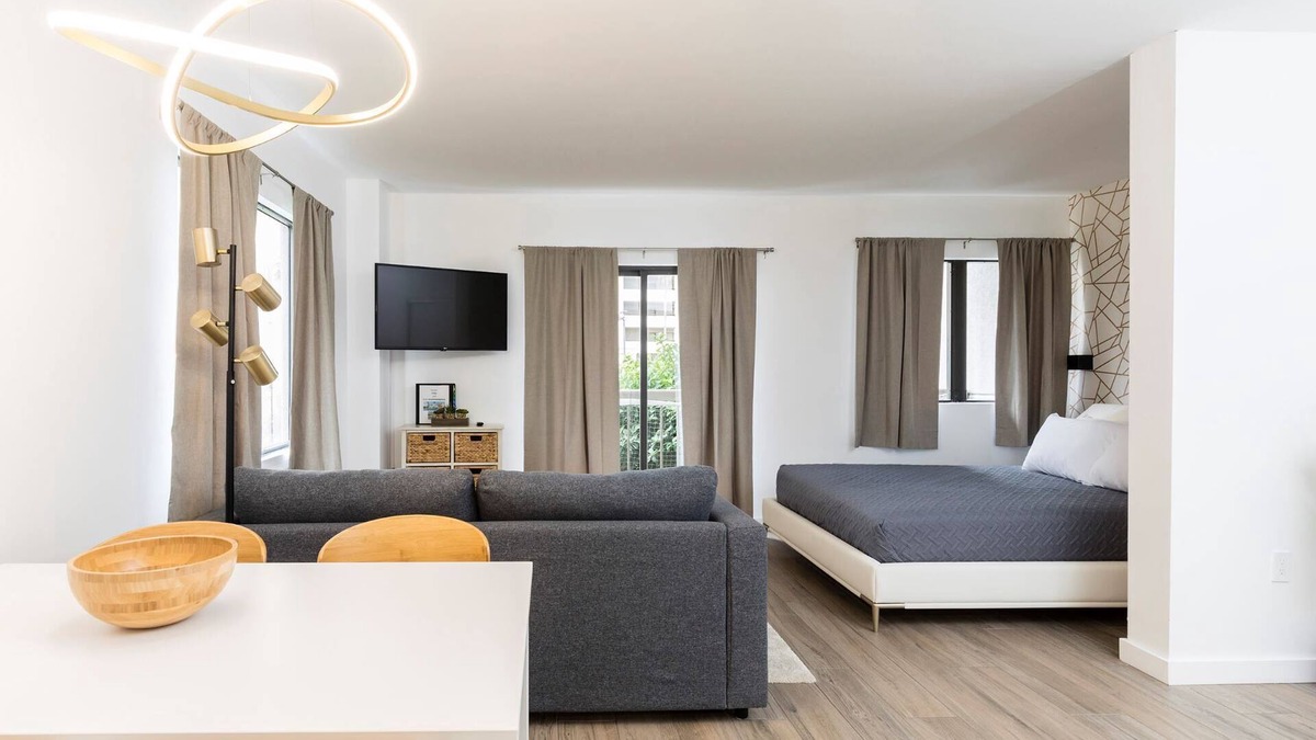 Southwest Orlando Apartment | Modern Studio on I-Drive - pool + parking included