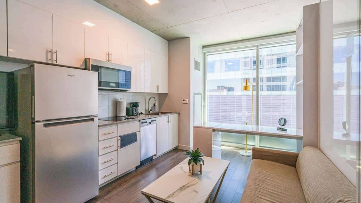 Downtown Phoenix Apartment | Modern Studio+Pool+Patio+Gym+Downtown PHX