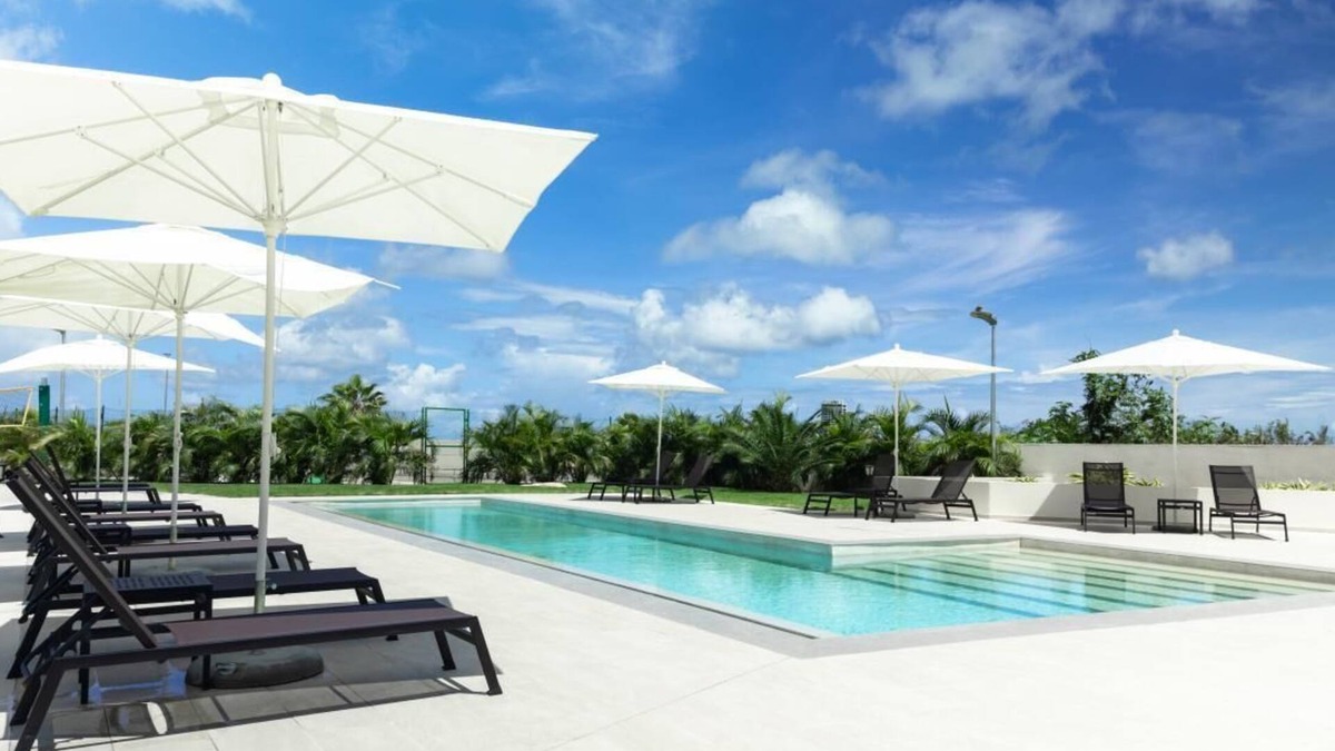 Maho Apartment | Modern Studio Pool and Fitness