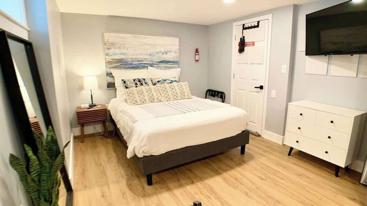 Arlington Apartment | ★Modern Studio-Private Entrance,Washer+Dryer★