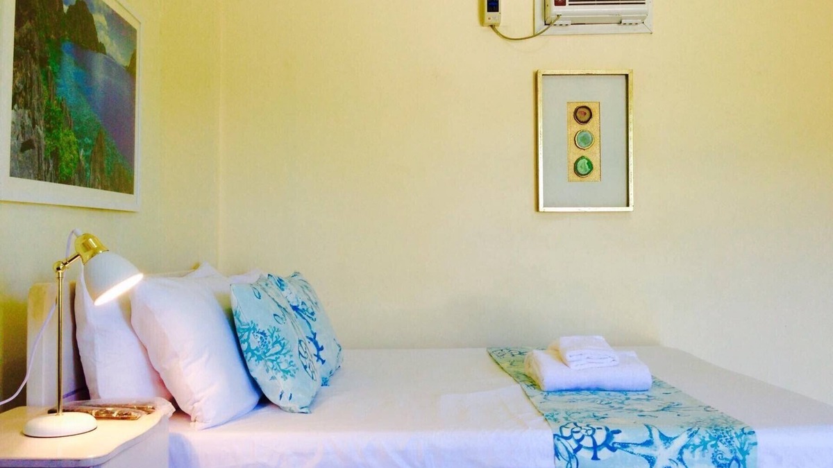 Taytay Apartment | Modern Studio with Fast WiFi