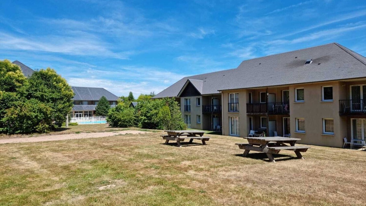 Equemauville Apartment | modern studio with pool near Honfleur