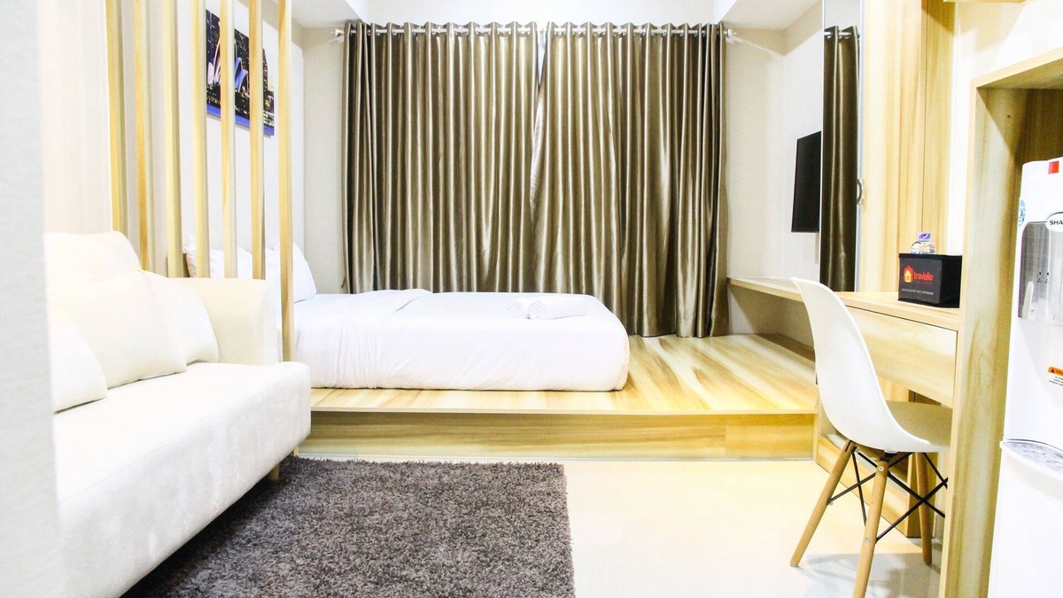 Cikarang Apartment | Modern Style The Oasis Studio Apartment with Comfortable Sofa