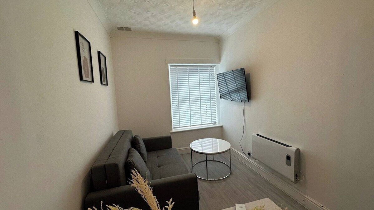 Bridgend Apartment | Modern & Stylish 1 bedroom flat