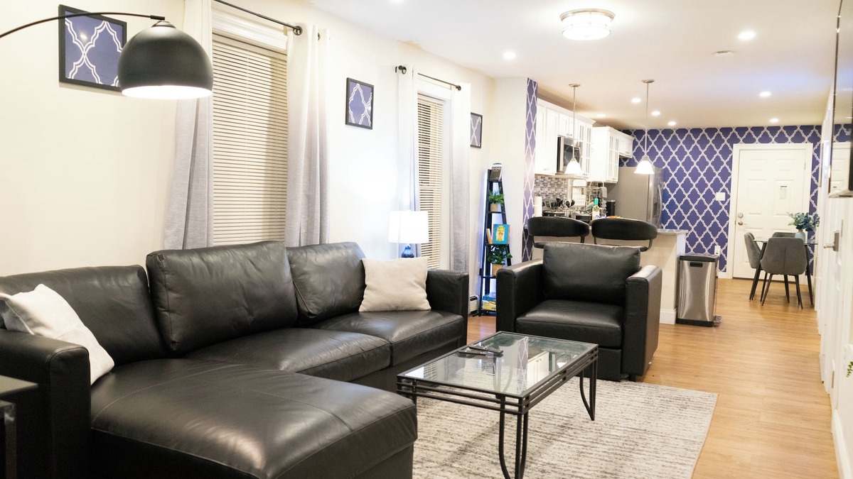 Dudley - Brunswick King Condo | Modern & Stylish 1-Bedroom Condo near Downtown