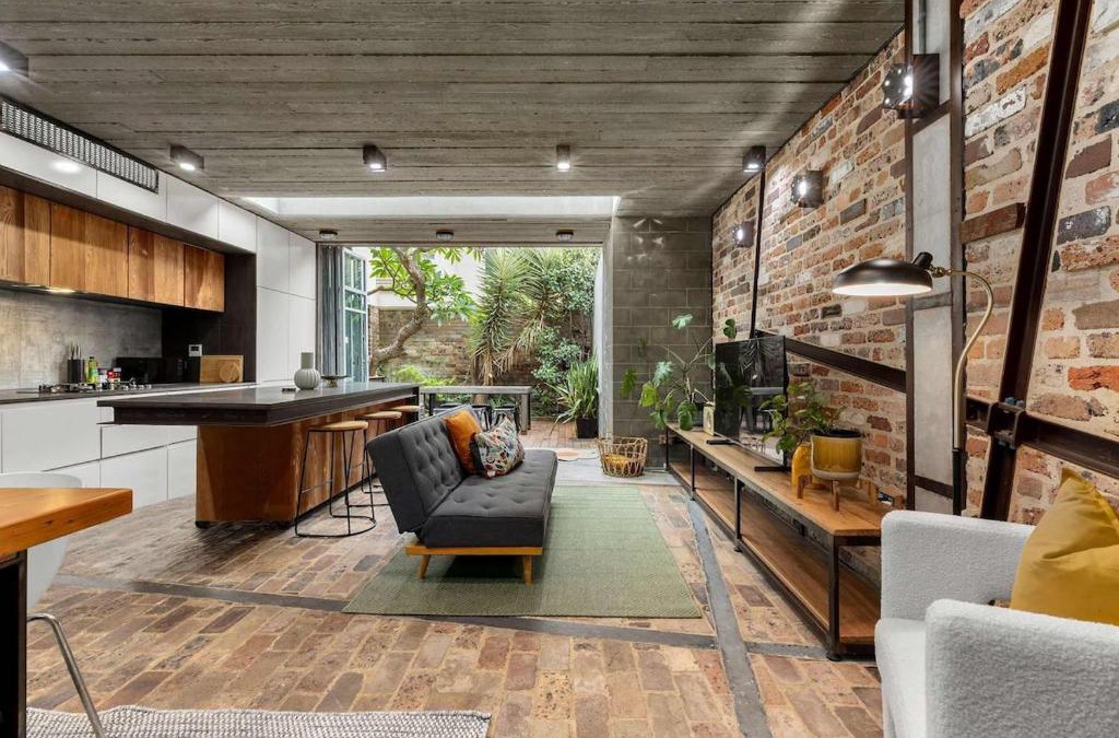 Redfern Apartment | Modern & Stylish 3BR in Redfern