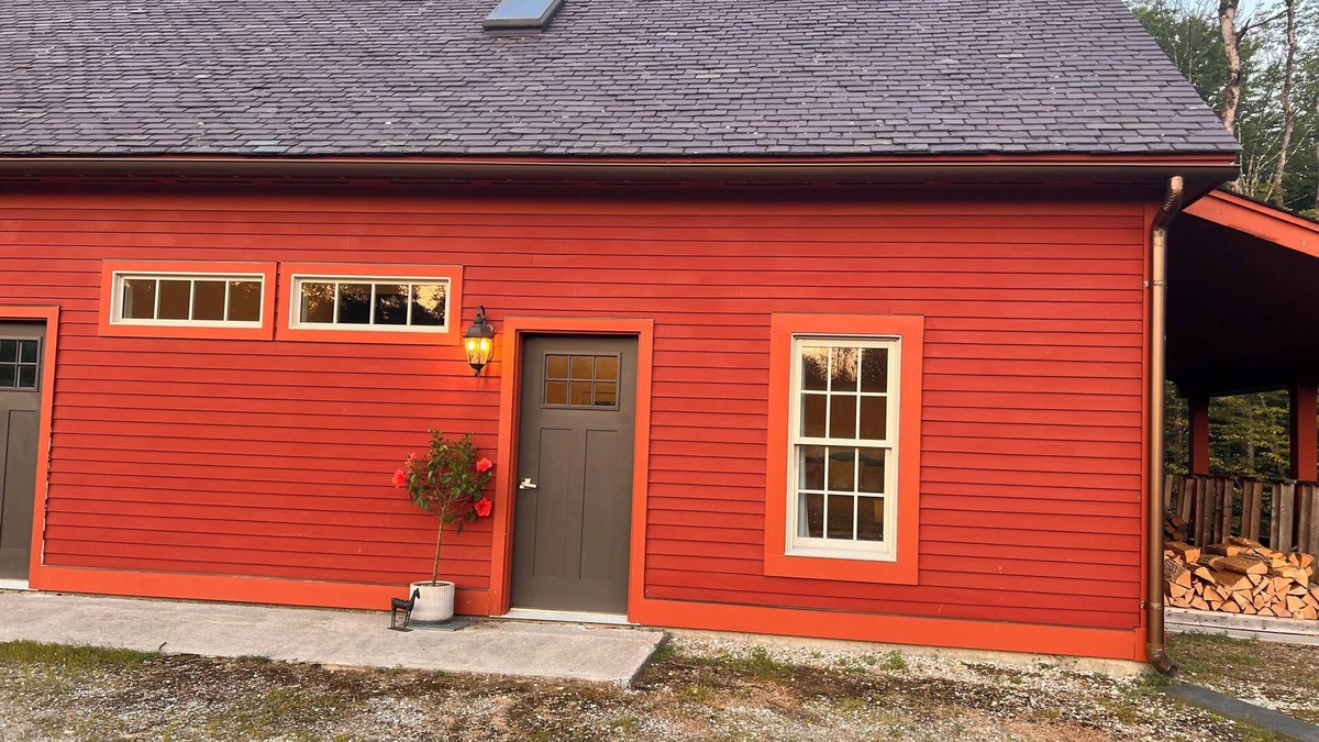 Shaftsbury Apartment | Modern, Stylish apartment on Stunning Horse Farm in Shaftsbury Vermont.