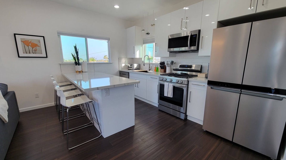 Serra Mesa House | Modern & Stylish Guest House in SD