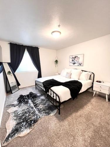Spokane Valley Apartment | Modern & Stylish King bed WiFi