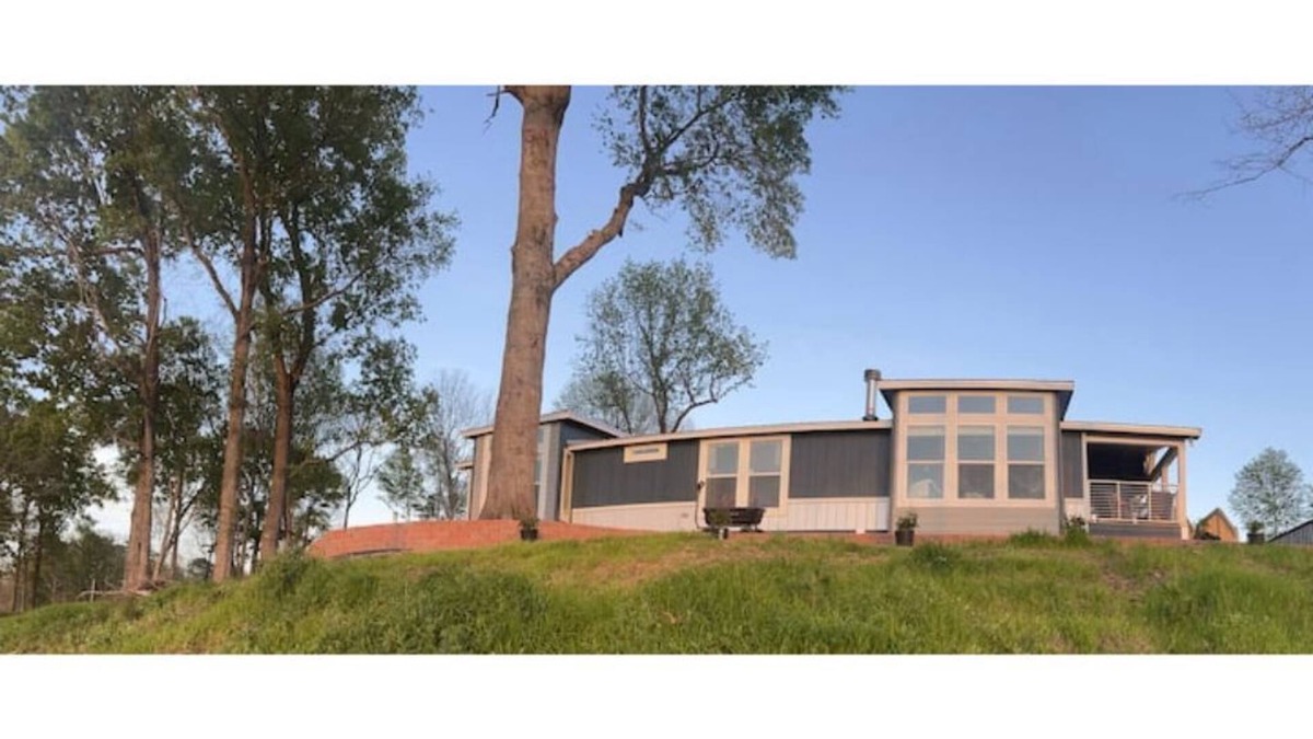 Zwolle House | Modern, stylish lake front house. Sweeping views Dedicated boat parking charging