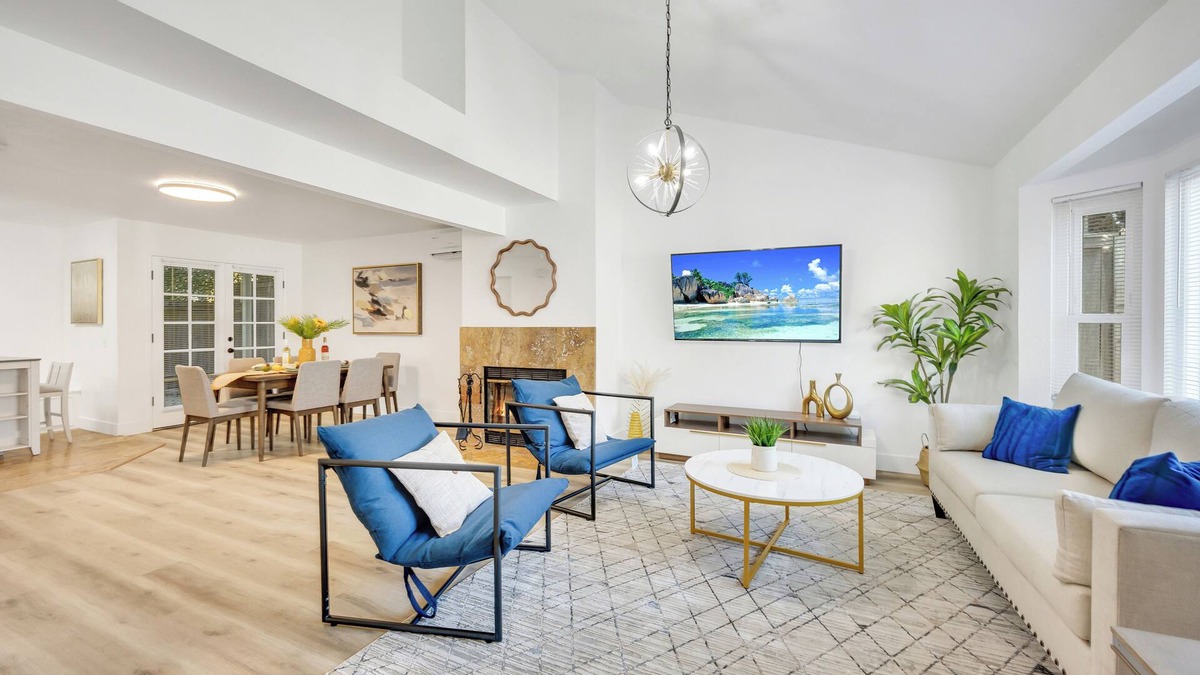 Harbor House | Modern & Stylish Long Beach Home Walk to the Beach