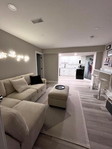 Etobicoke Apartment | Modern Suite in Etobicoke - Near Airport & Downtown!