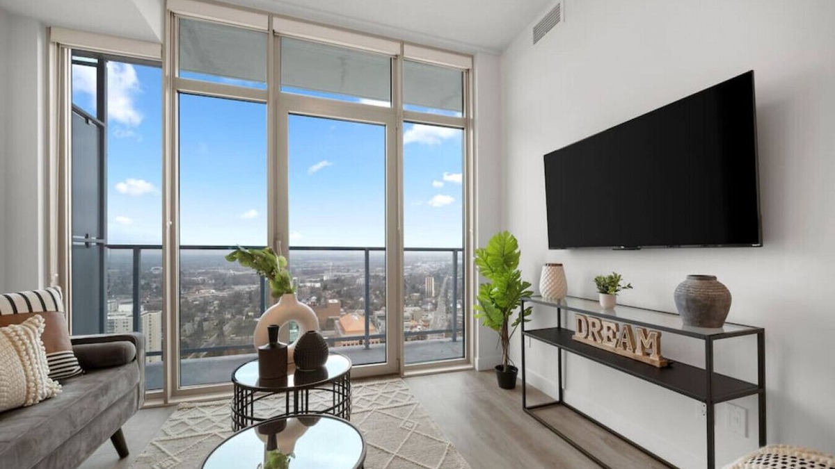 Kitchener Apartment | Modern Suite with City Views