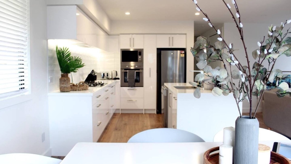 Hospital Hill House | Modern, Sunny & Spacious - 5 minutes walk to the heart of Ahuriri!