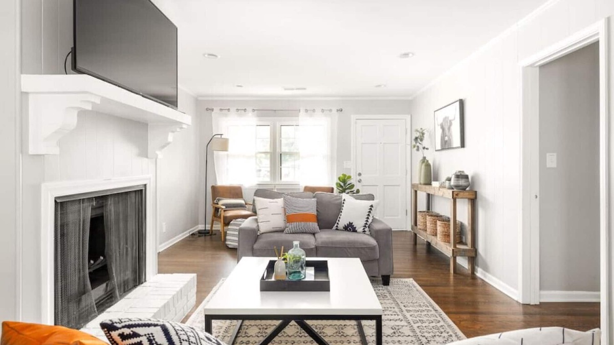 Mountain Brooke House | Modern Tech-Savvy Retreat with Stylish Tiny House