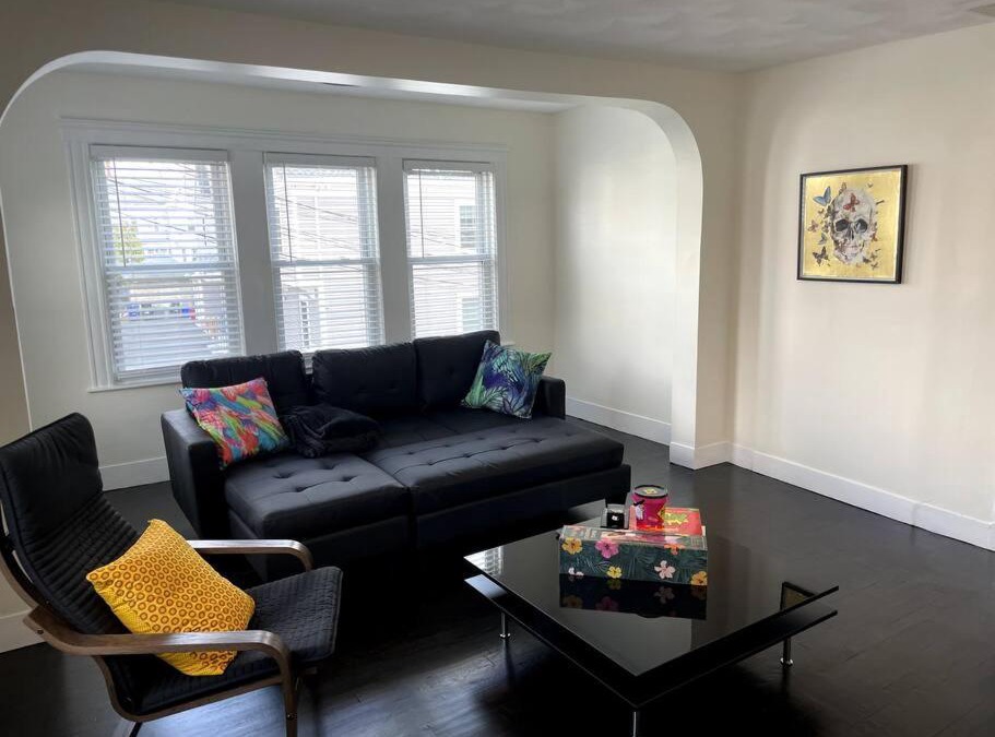 Stoneham Apartment | Modern Three Bedroom Condo - Boston