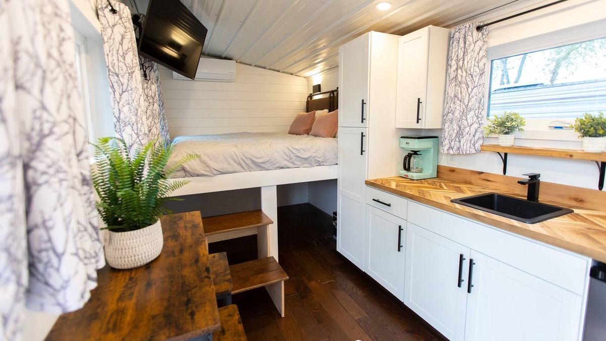 Draper House | ★Modern Tiny Home★ King bed★