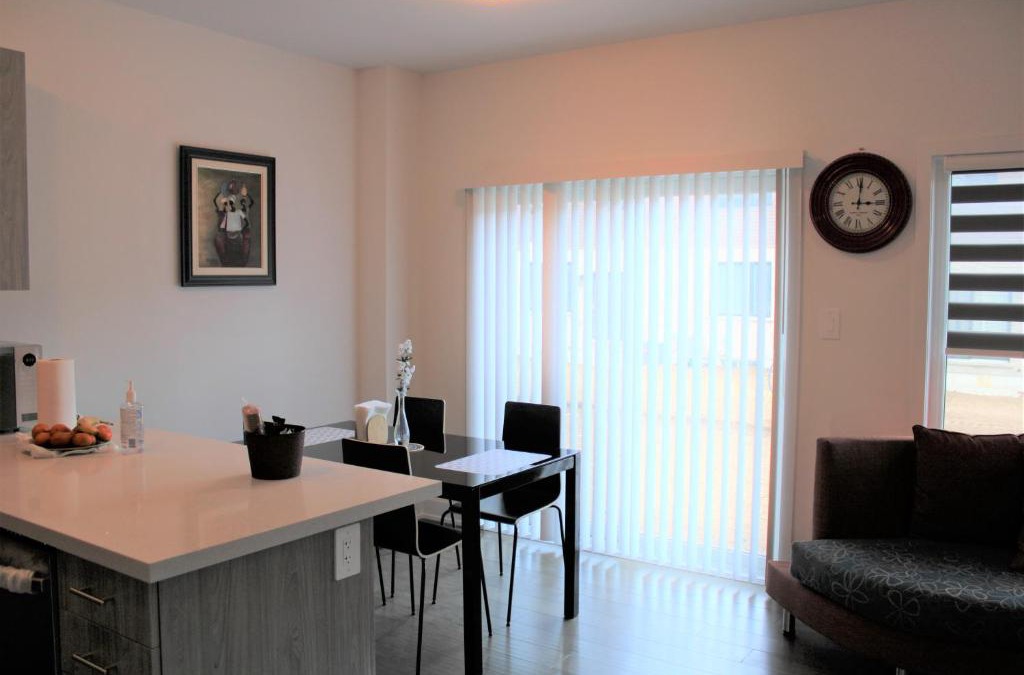 Barrie House | Modern Town House Barrie South