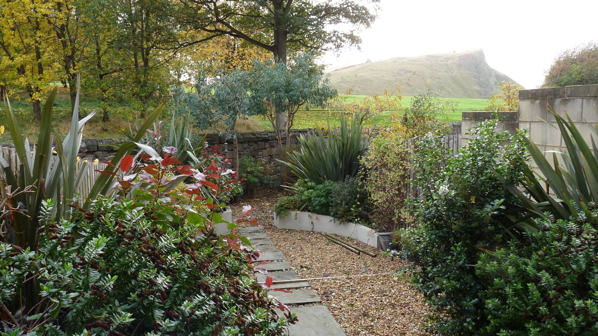 Gifford House | Modern town house minutes from city attractions yet in a quiet location.