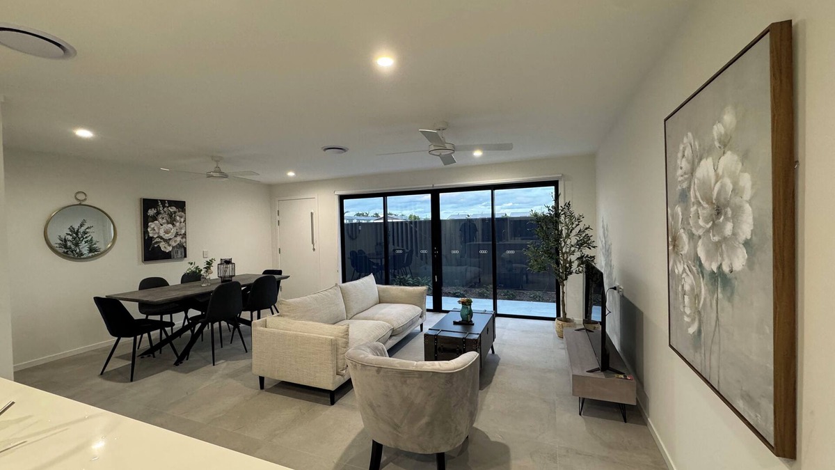 Gold Coast House | Modern Townhome in Hope Island