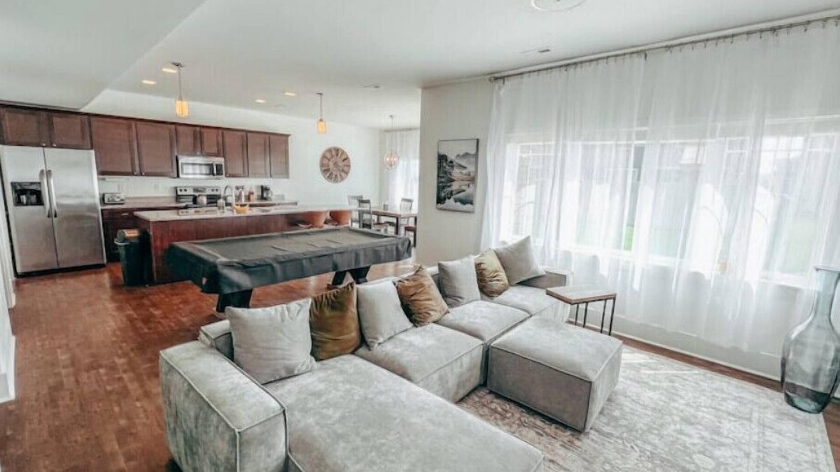 Williston House | Modern Townhome Retreat