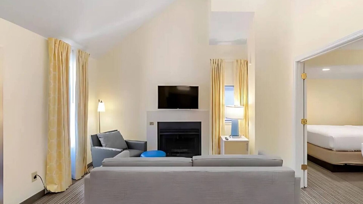 Sharonville Apartment | Modern Townhome Turnkey Extended Stay Flexible Lease