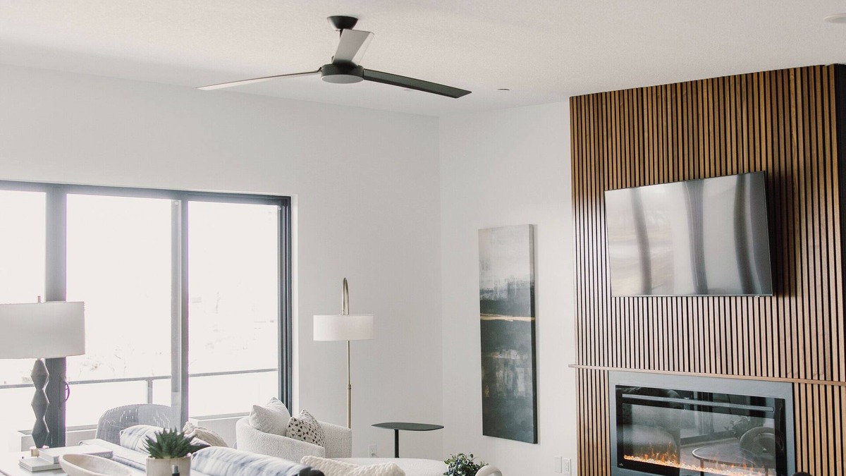 Des Moines House | Modern Townhome with Skyline Views, Heated Balcony & Curated Art in Downtown DSM