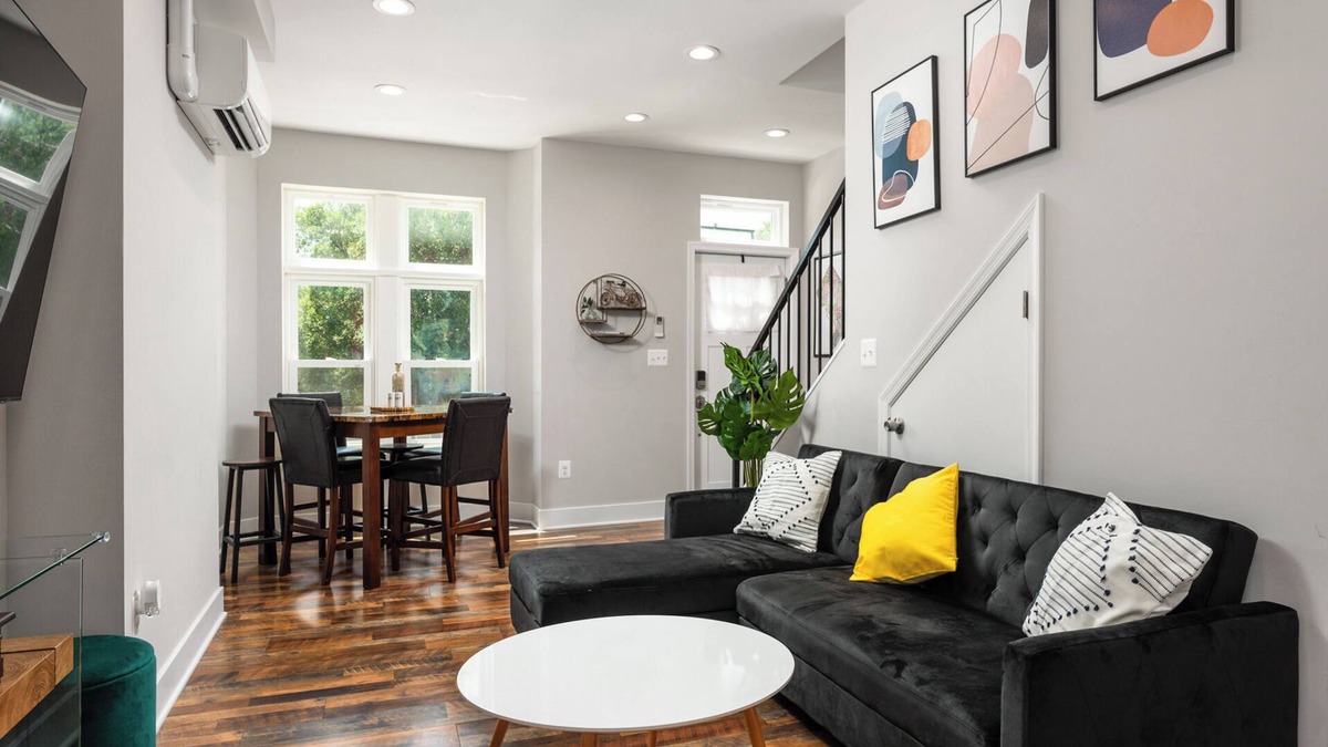 Shaw House | Modern Townhome with AC in the heart of Washington Shaw/Logan Circle
