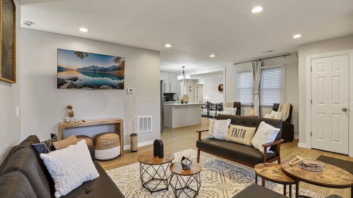 Fox Valley House | Modern Tranquil Boho Getaway in Glen Ellyn
