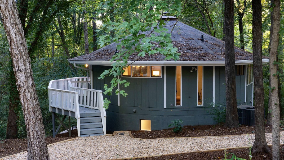 Durham House | Modern Treehouse Close to Duke