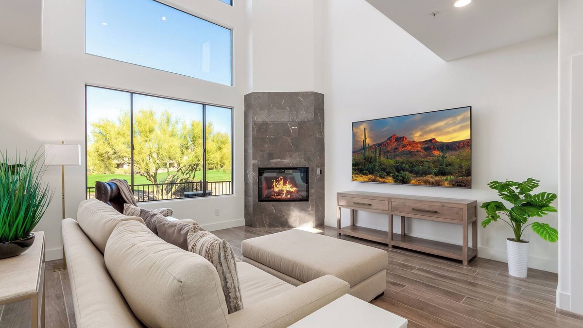 Troon North House | Modern Troon North Townhouse Overlooking the 9th Fairway – Perfect for Golfers