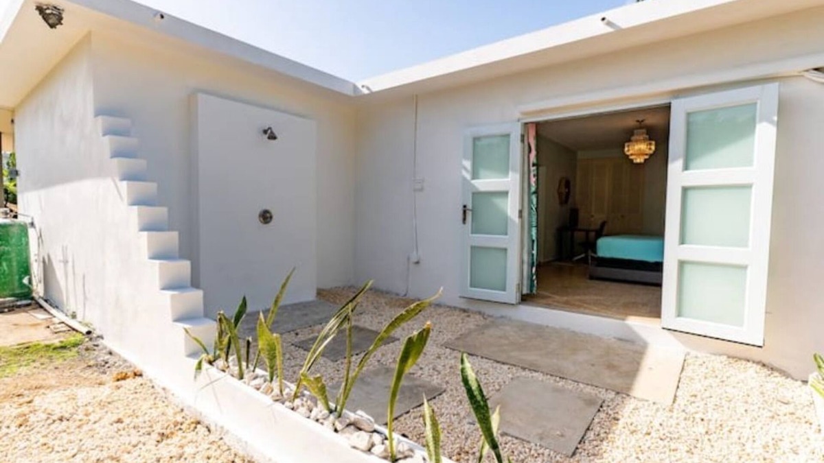Borinquen House | Modern Tropical Home w/Outdoor Shower/5 min Beach