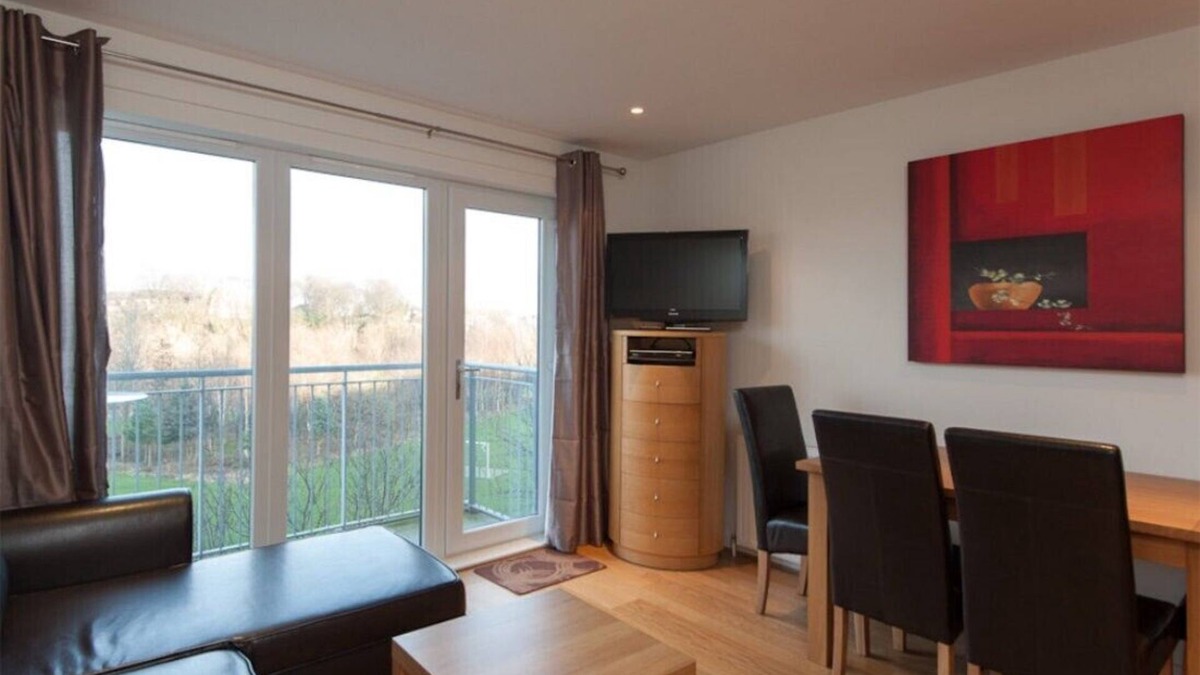 Restalrig Apartment | Modern two-bedroom apartment. Sleeps 4.