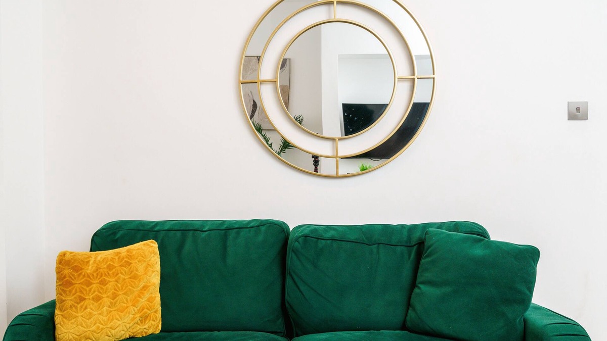 Stratford and New Town Apartment | Modern two bedroom flat close to Stratford Westfield mall