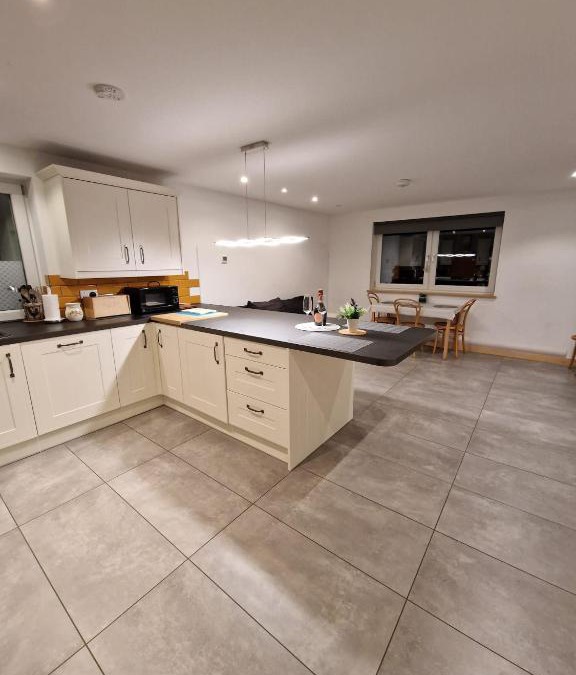 Ormiston House | Modern two bedroom house