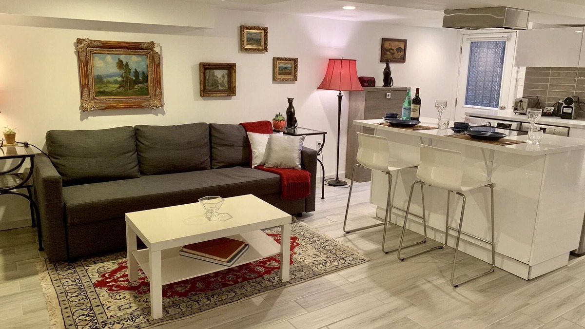 Truxton Circle Apartment | Modern Two-Bedrooms Flat in Shaw - The Heart of DC