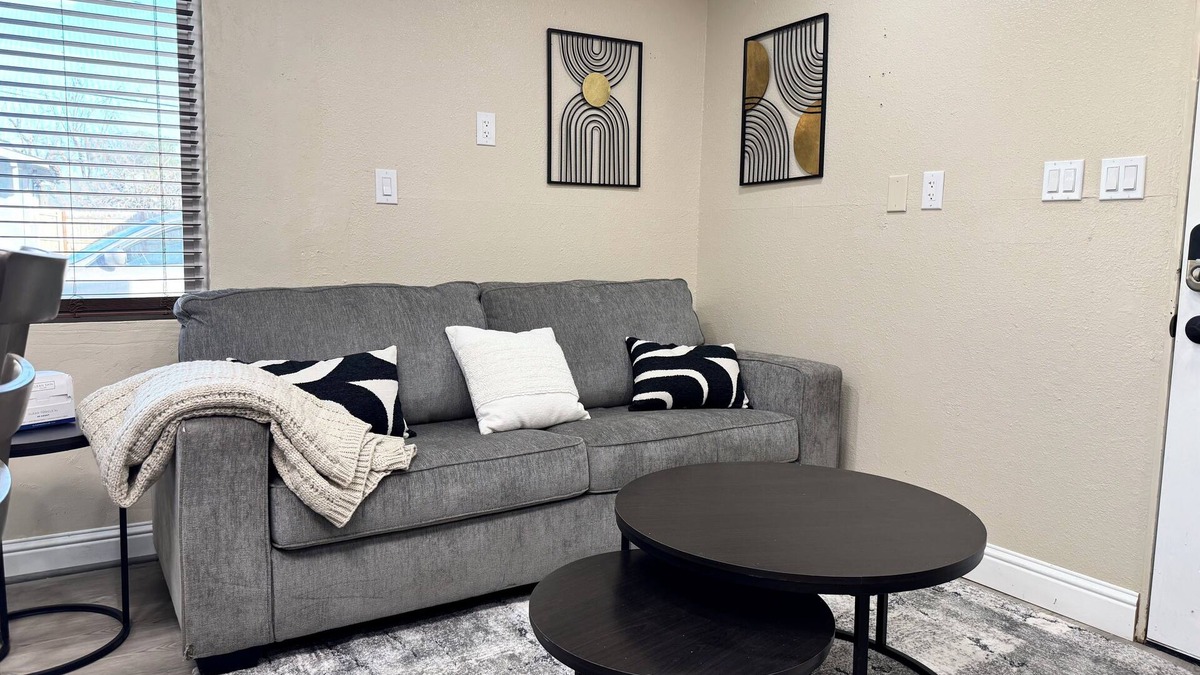 Hanford Apartment | Modern Unit with King Bed in Hanford