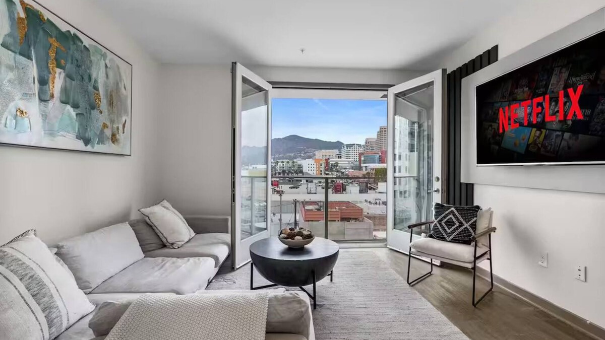 Downtown Apartment | Modern - Universal Stdios/Americana 2BD2BTH APT